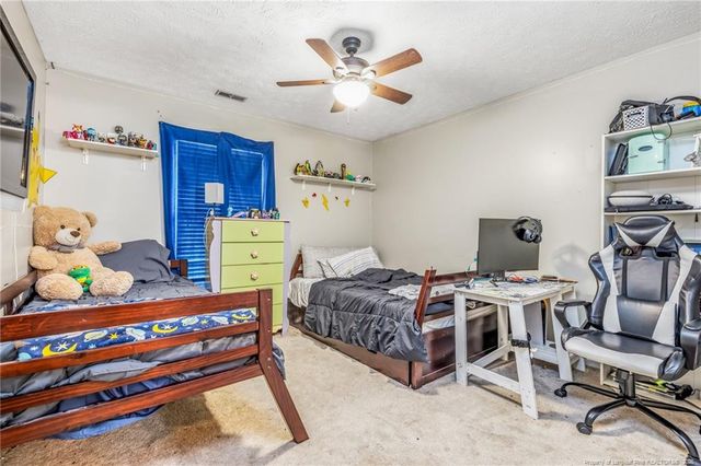 335 Woodberry Circle, Raeford, NC 28376