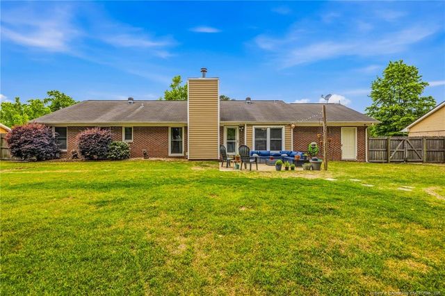 335 Woodberry Circle, Raeford, NC 28376