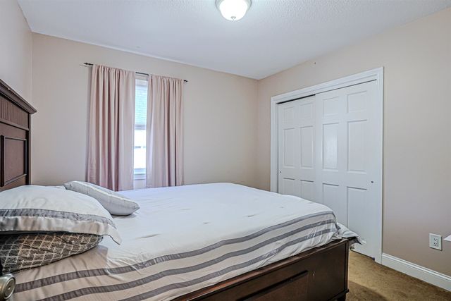 4 Farmer Street, Manchester, NH 03104