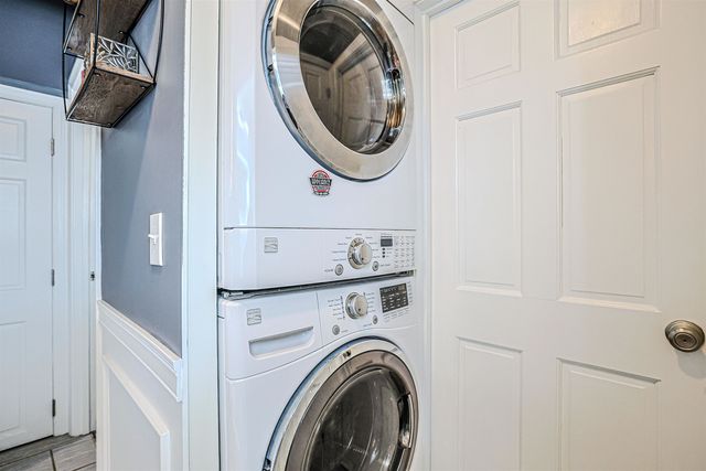 4 Farmer Street, Manchester, NH 03104