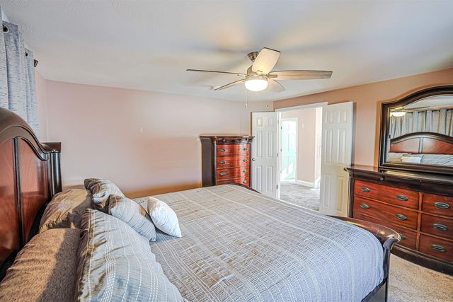 4 Farmer Street, Manchester, NH 03104