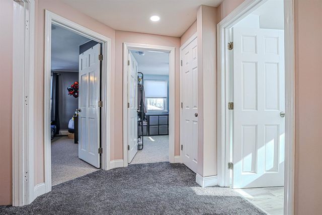 4 Farmer Street, Manchester, NH 03104