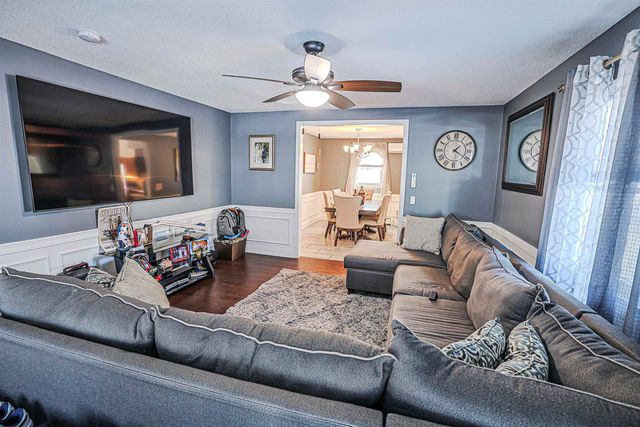 4 Farmer Street, Manchester, NH 03104