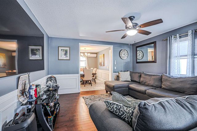 4 Farmer Street, Manchester, NH 03104