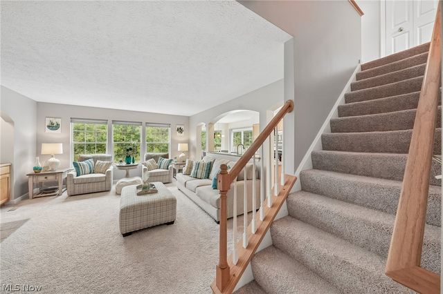 7680 Woodpath Drive, Hudson, OH 44236