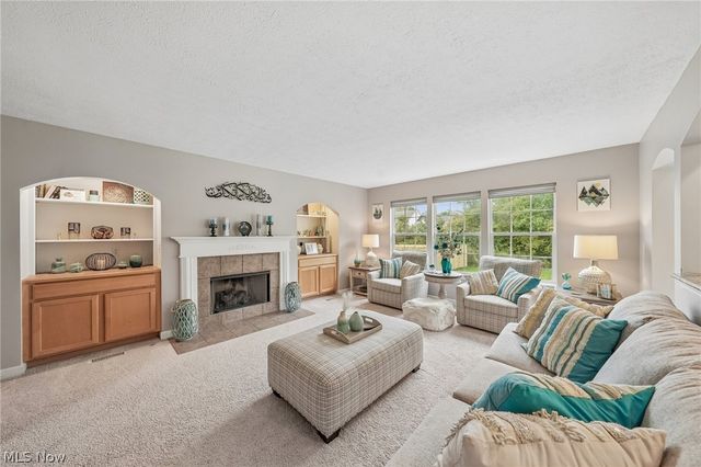 7680 Woodpath Drive, Hudson, OH 44236