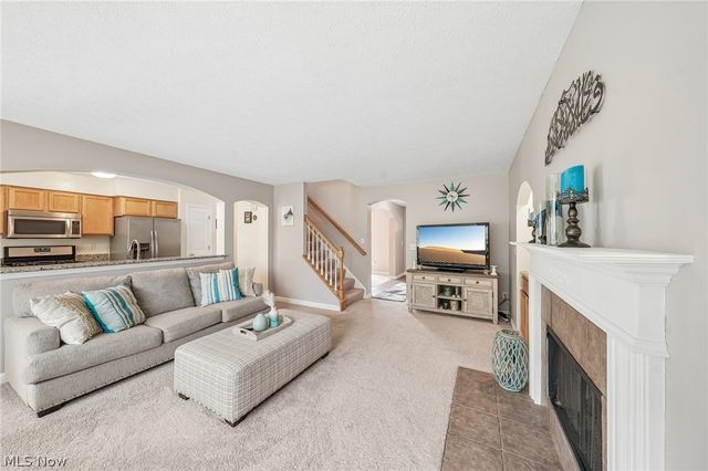 7680 Woodpath Drive, Hudson, OH 44236