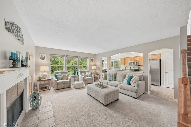 7680 Woodpath Drive, Hudson, OH 44236