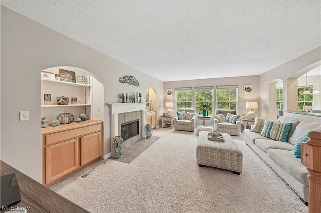 7680 Woodpath Drive, Hudson, OH 44236