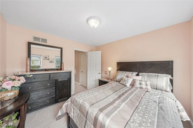 7680 Woodpath Drive, Hudson, OH 44236
