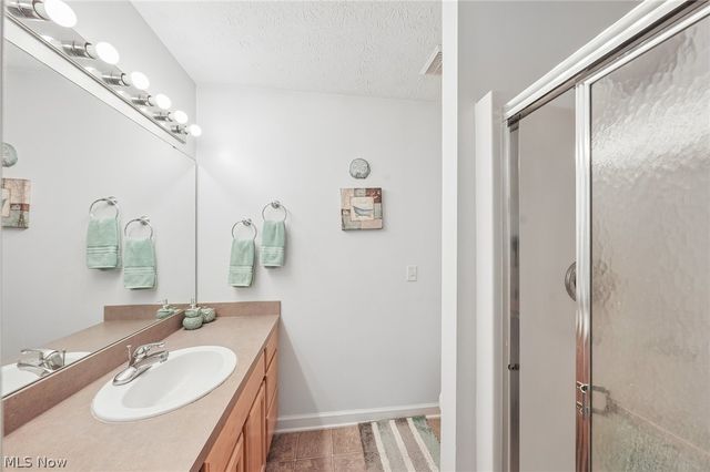7680 Woodpath Drive, Hudson, OH 44236