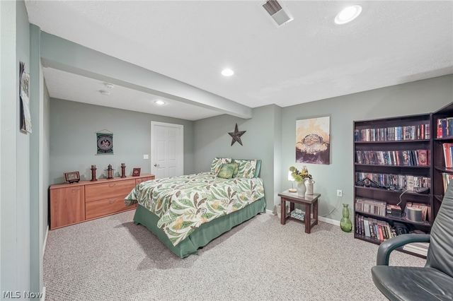 7680 Woodpath Drive, Hudson, OH 44236