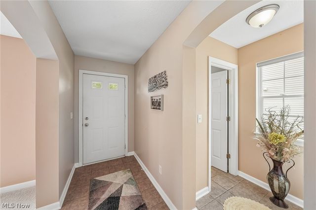 7680 Woodpath Drive, Hudson, OH 44236