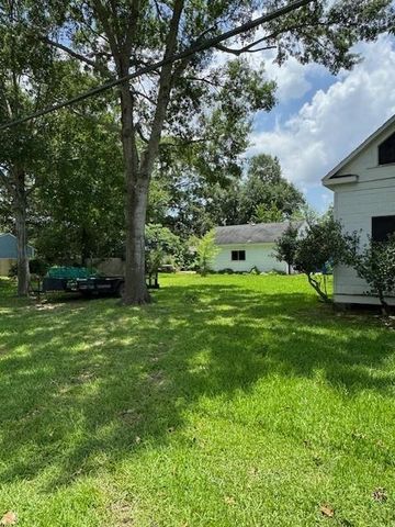 821 Avenue D, Port Neches, TX 77651