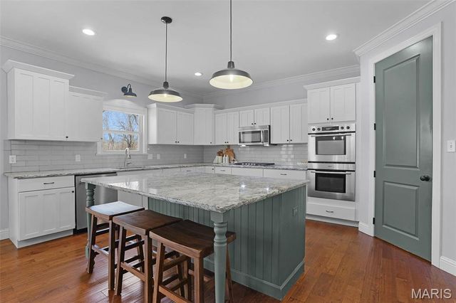 3813 N Arbor Lake Drive, Edwardsville, IL 62025