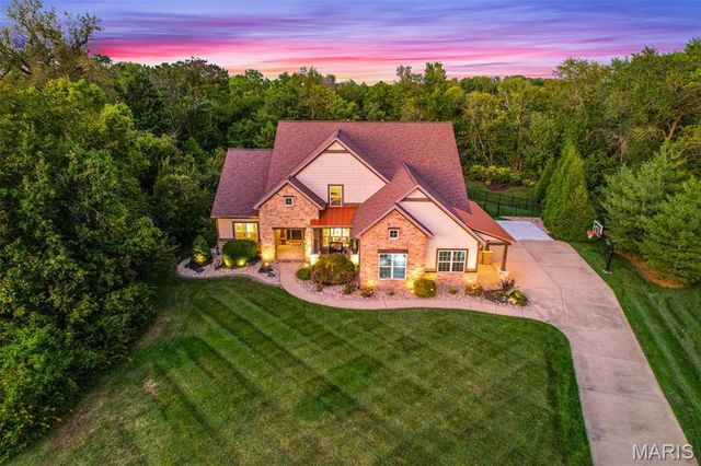 3813 N Arbor Lake Drive, Edwardsville, IL 62025