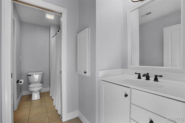 3813 N Arbor Lake Drive, Edwardsville, IL 62025