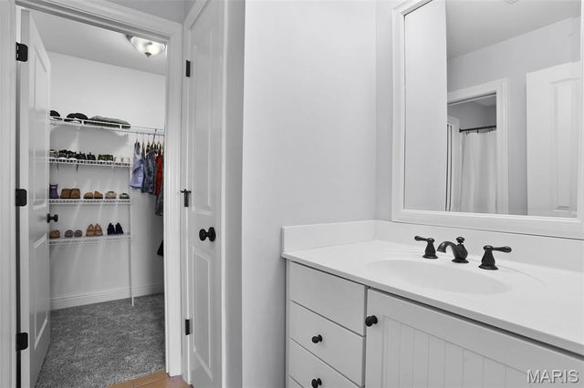 3813 N Arbor Lake Drive, Edwardsville, IL 62025