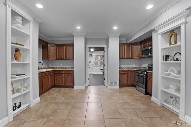 3813 N Arbor Lake Drive, Edwardsville, IL 62025