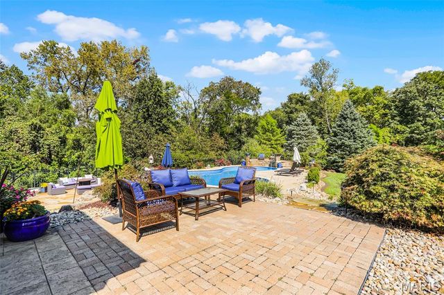 3813 N Arbor Lake Drive, Edwardsville, IL 62025