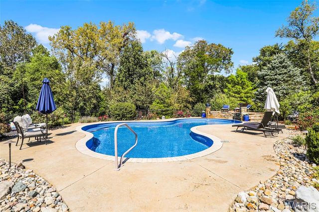 3813 N Arbor Lake Drive, Edwardsville, IL 62025