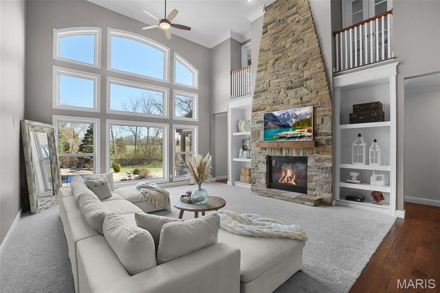 3813 N Arbor Lake Drive, Edwardsville, IL 62025