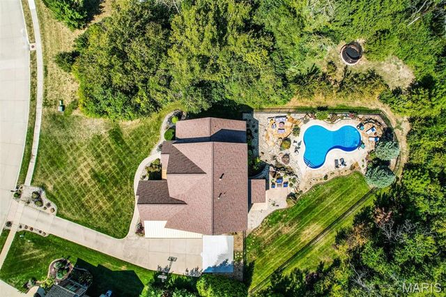 3813 N Arbor Lake Drive, Edwardsville, IL 62025