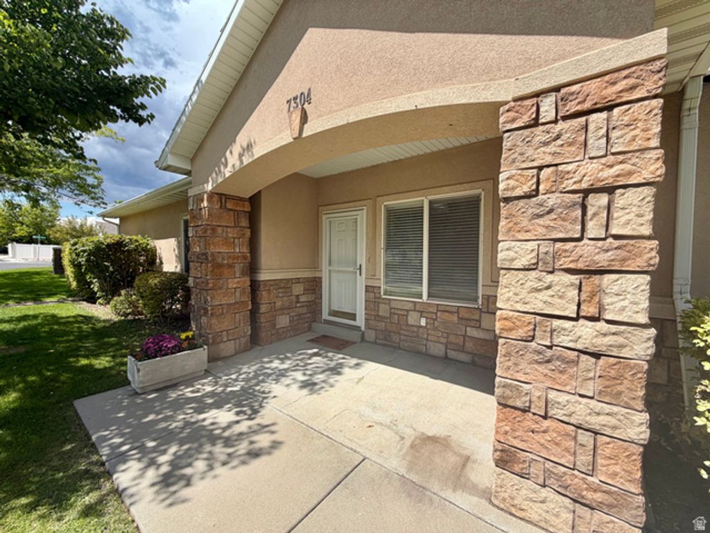 7304 S GERALEE LN, West Jordan, UT 84084 — photo 2
