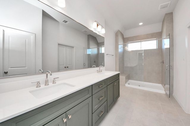 365 Legacy Point Drive B, Sealy, TX 77474