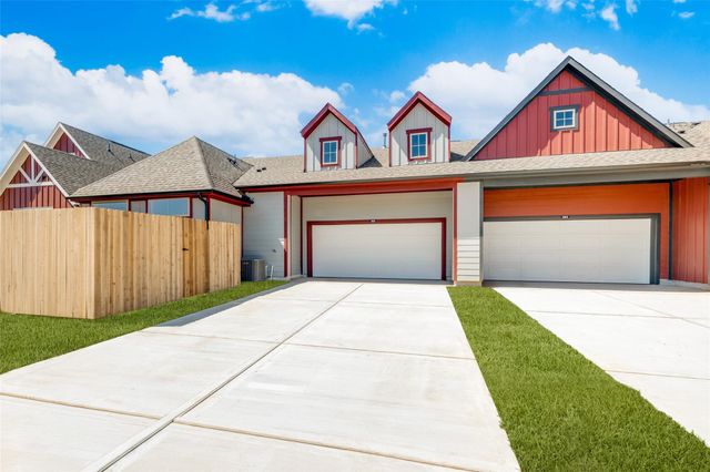 365 Legacy Point Drive B, Sealy, TX 77474