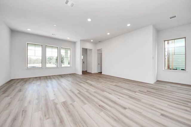 365 Legacy Point Drive B, Sealy, TX 77474