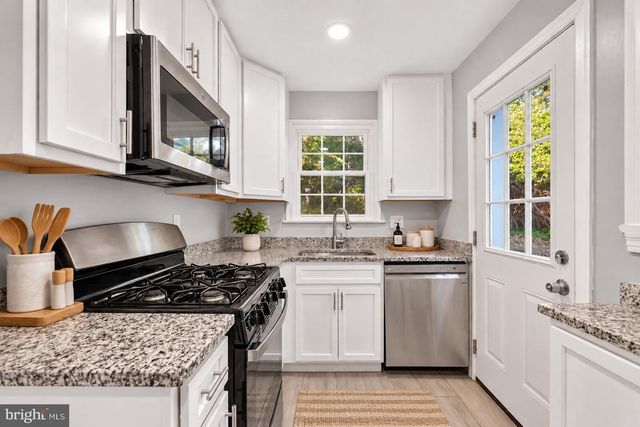 908 GLAIZEWOOD CT, Takoma Park, MD 20912