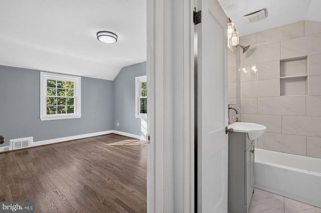908 GLAIZEWOOD CT, Takoma Park, MD 20912