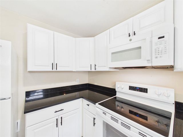 2800 E 113TH AVENUE 219, Tampa, FL 33612