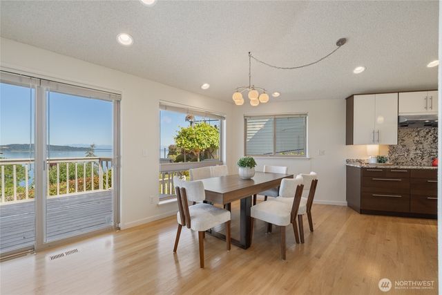 70 Hewitt Drive, Steilacoom, WA 98388