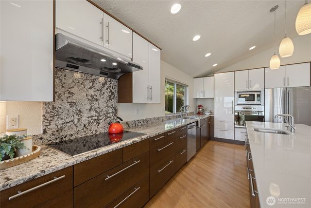 70 Hewitt Drive, Steilacoom, WA 98388
