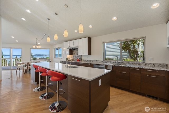 70 Hewitt Drive, Steilacoom, WA 98388