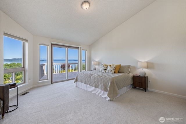 70 Hewitt Drive, Steilacoom, WA 98388