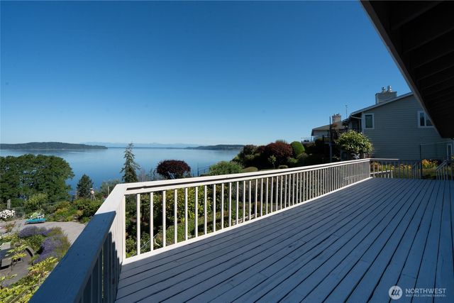 70 Hewitt Drive, Steilacoom, WA 98388
