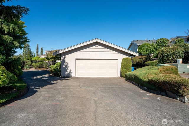 70 Hewitt Drive, Steilacoom, WA 98388