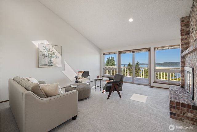 70 Hewitt Drive, Steilacoom, WA 98388