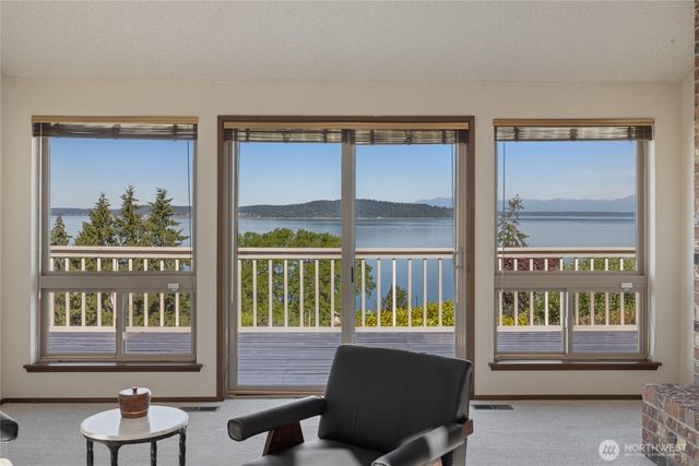 70 Hewitt Drive, Steilacoom, WA 98388
