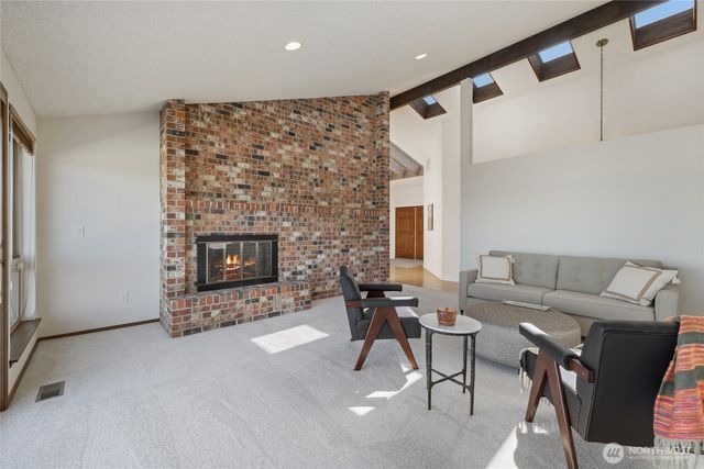 70 Hewitt Drive, Steilacoom, WA 98388