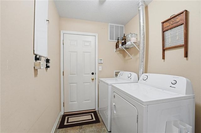 21050 W 118th Terrace, Olathe, KS 66061