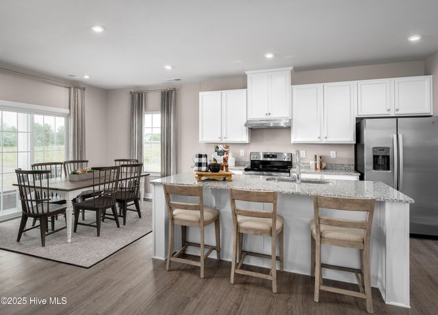 4012 Farmfield Drive NE, Leland, NC 28451