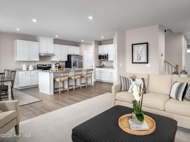 4012 Farmfield Drive NE, Leland, NC 28451