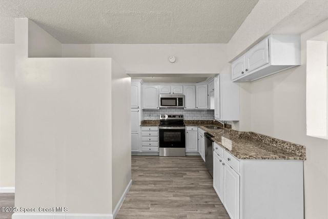 7506 Roberts Road, Fort Pierce, FL 34951