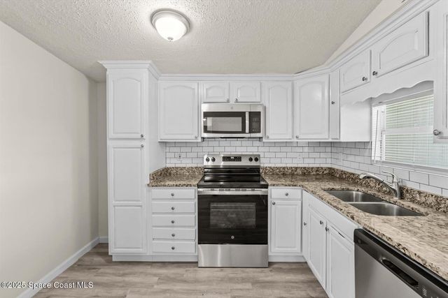 7506 Roberts Road, Fort Pierce, FL 34951