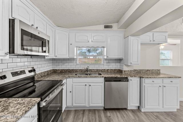 7506 Roberts Road, Fort Pierce, FL 34951