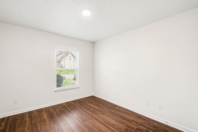 1375 E Nir Shreibman Blvd, La Vergne, TN 37086